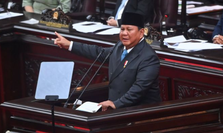 Prabowo Targetkan Kemiskinan Turun Jadi 6 Persen pada 2027