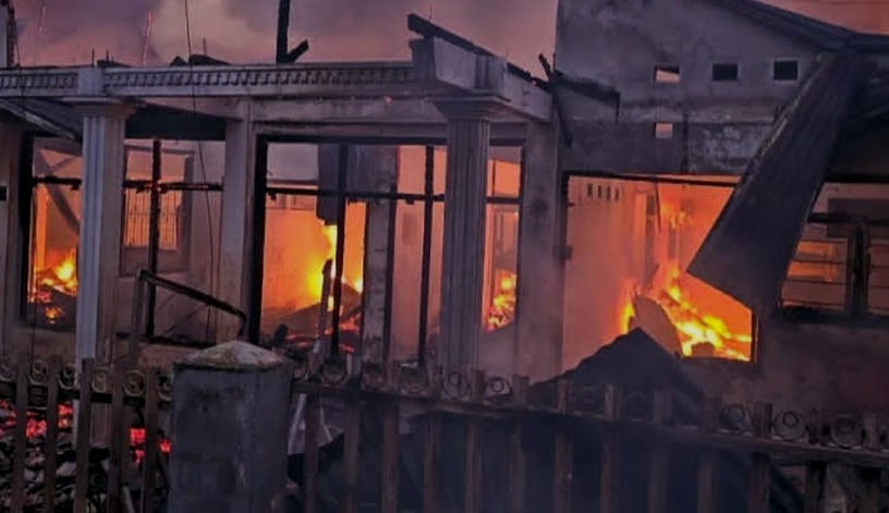 Kebakaran di Sario Manado Rusak 7 Rumah, 60 Warga Terdampak