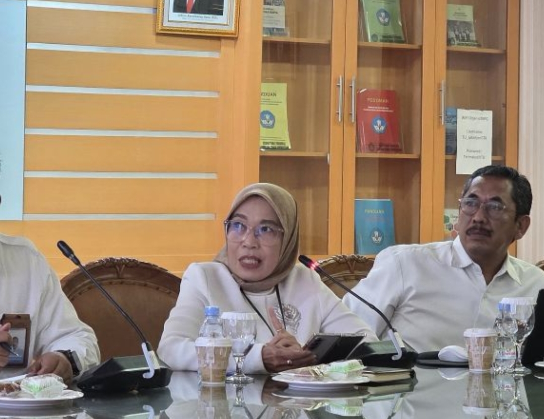 Kemendikdasmen Pastikan Tak Ada PHK Massal Guru Honorer hingga Akhir 2026