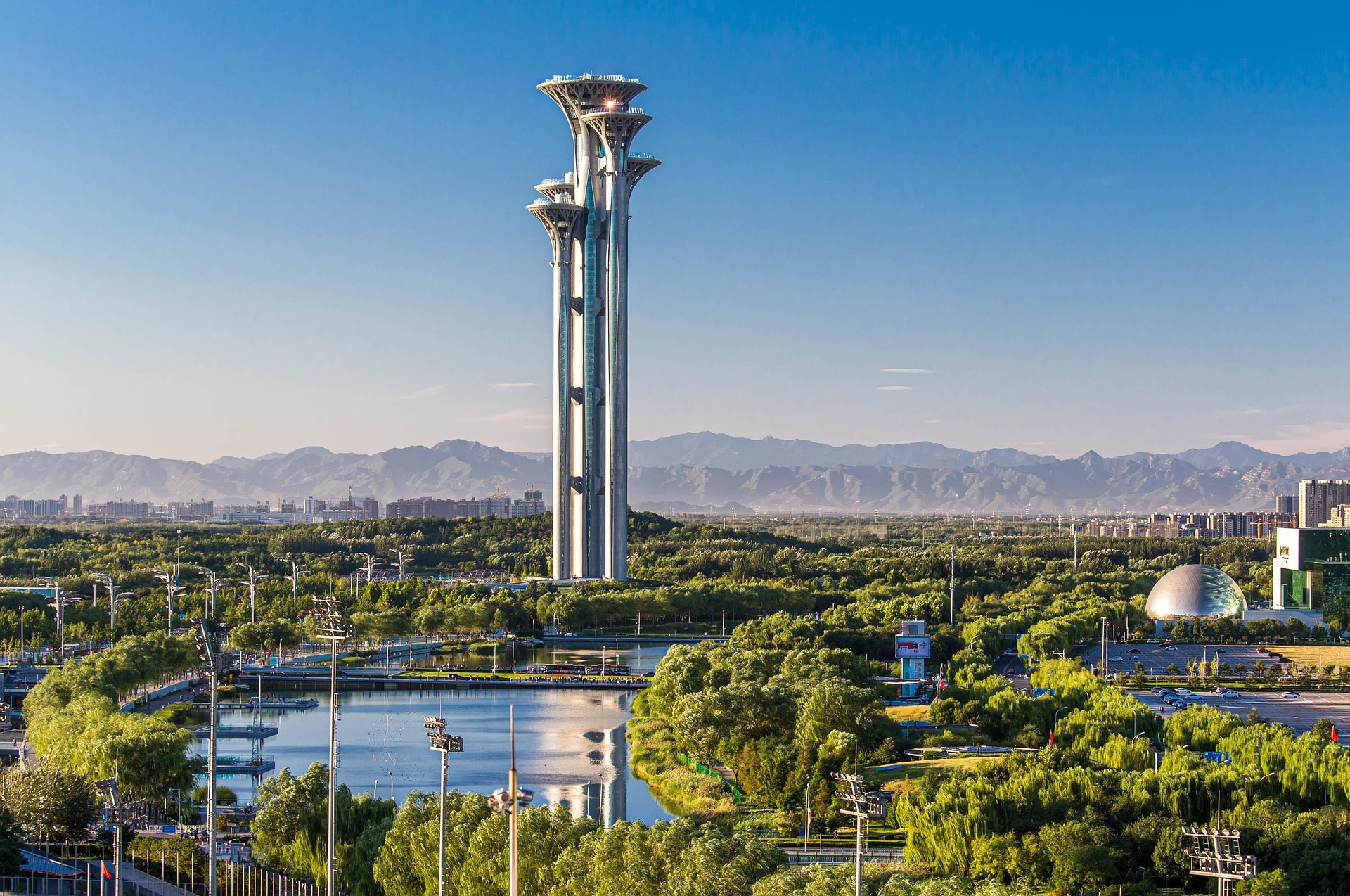 Teknologi Tenaga Surya dan Angin Tumbuh Drastis, China Jadi Pemimpin Global Energi Bersih