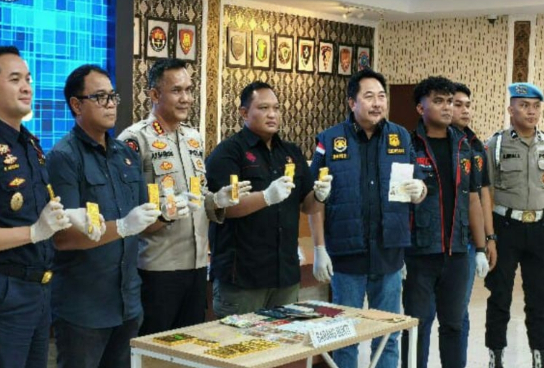 16 Batang Emas Diduga Hasil Tambang Ilegal Hendak Diselundupkan ke Hongkong, 2 WN China Ditangkap