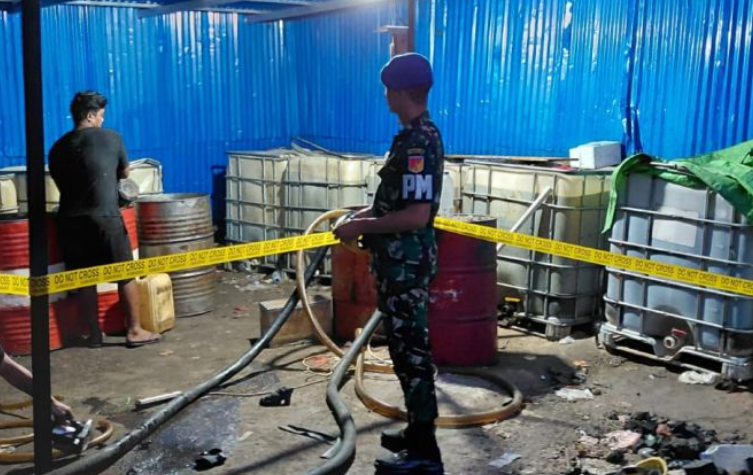Gudang Rahasia Solar Subsidi di Minahasa Utara Digerebek, Ribuan Liter BBM Disita