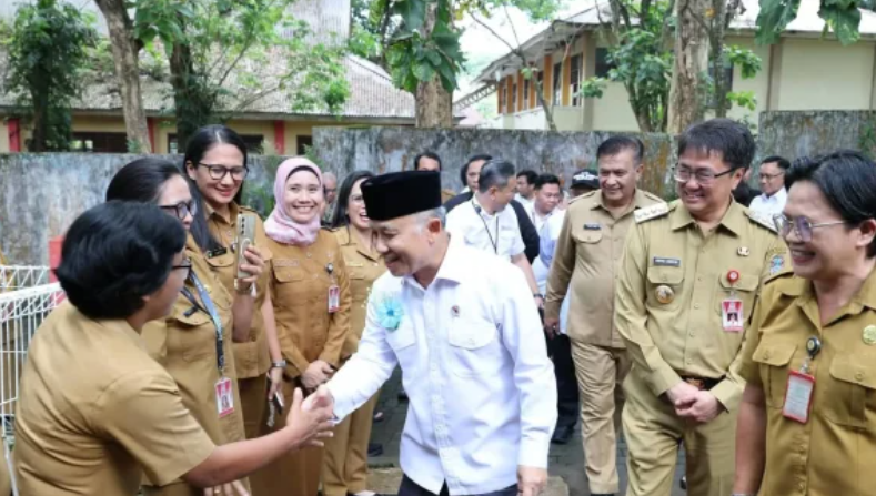 Wamendiknas Tinjau SMP Negeri 14 Manado, Verifikasi Program Revitalisasi Pendidikan 2026