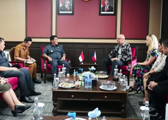 Gubernur YSK Terima Dubes Ceko: Bahas Investasi, Limbah Medis, dan Peluang Pemuda Sulut ke Eropa