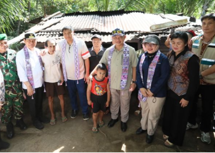 Tito Serahkan 1.000 Bantuan Rumah di Sitaro, Fokus Pemulihan Pascabanjir dan Wilayah Perbatasan