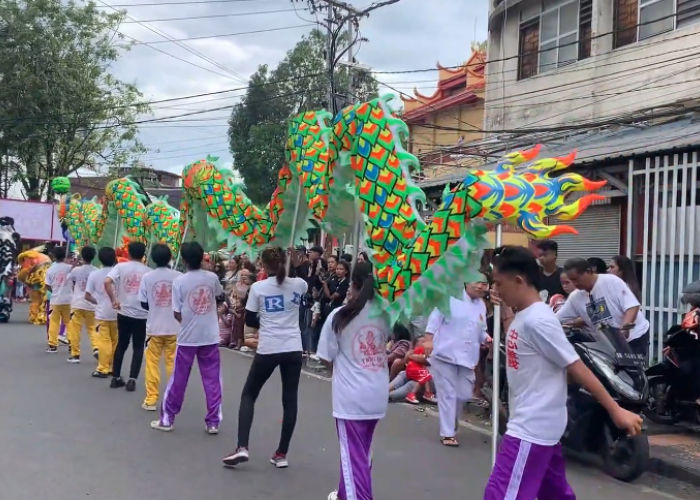 Cap Go Meh 2577 di Manado Meriah, Ribuan Warga Padati Jalur Arak-Arakan