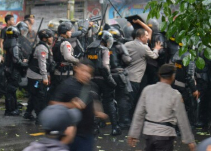 Polda Sulut Sesalkan Kericuhan Saat Demo Mahasiswa di DPRD, Sebut Fasilitas Kantor Rusak