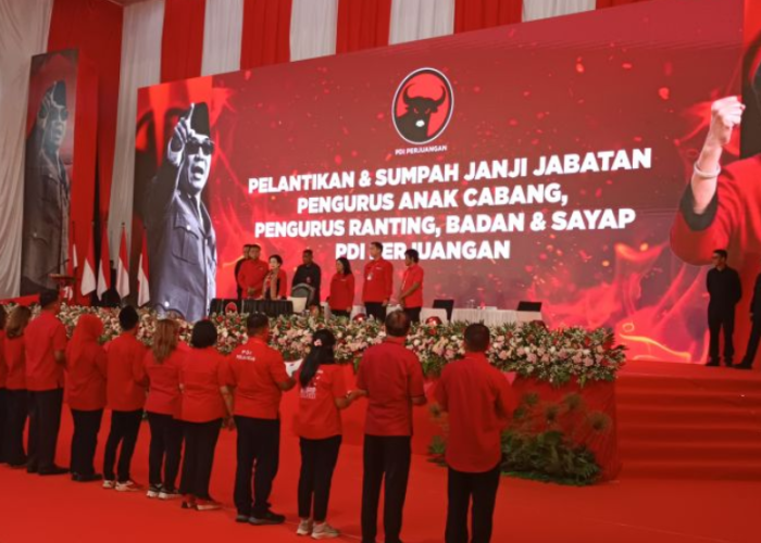 Megawati Lantik Pengurus PDIP Sulut, Tegaskan Ketum Bisa Pecat Kader