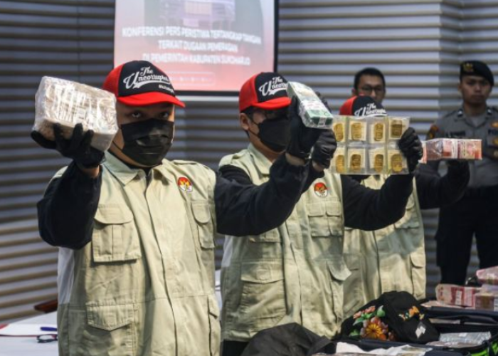 KPK Sita Barang Bukti Rp21,2 Miliar dalam OTT Bupati Sukoharjo, Tiga Orang Jadi Tersangka