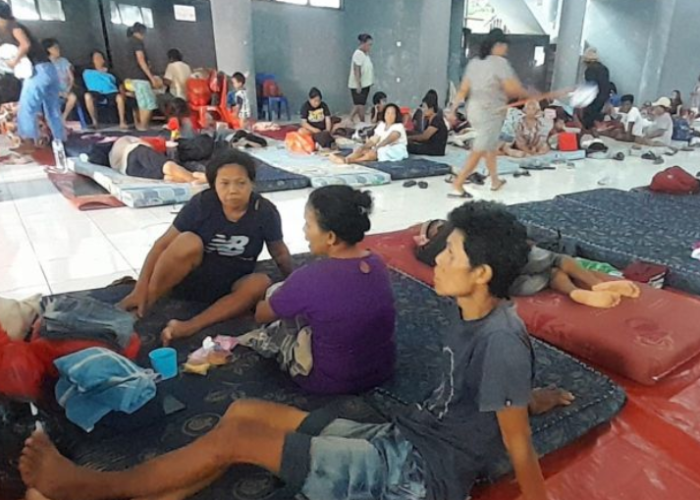 Masih Trauma Banjir Bandang, 11 KK di Pulau Siau Bertahan di Pengungsian