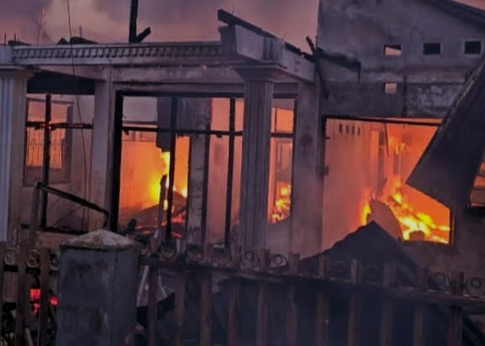 Kebakaran di Sario Manado Rusak 7 Rumah, 60 Warga Terdampak