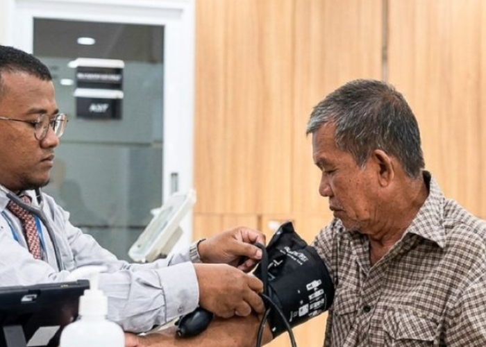 Sambut HUT ke-81 RI, Klinik Mata SMEC Bitung Gelar Operasi Katarak Gratis