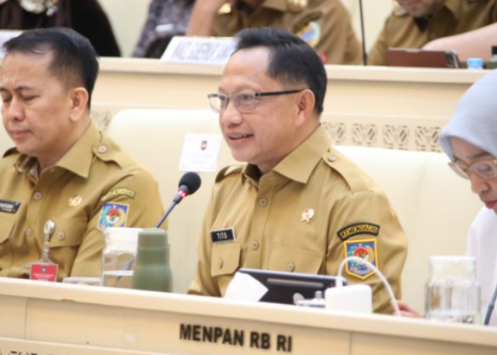 Mendagri Tegaskan Tidak Ada Pemberhentian PPPK dan Honorer di Daerah