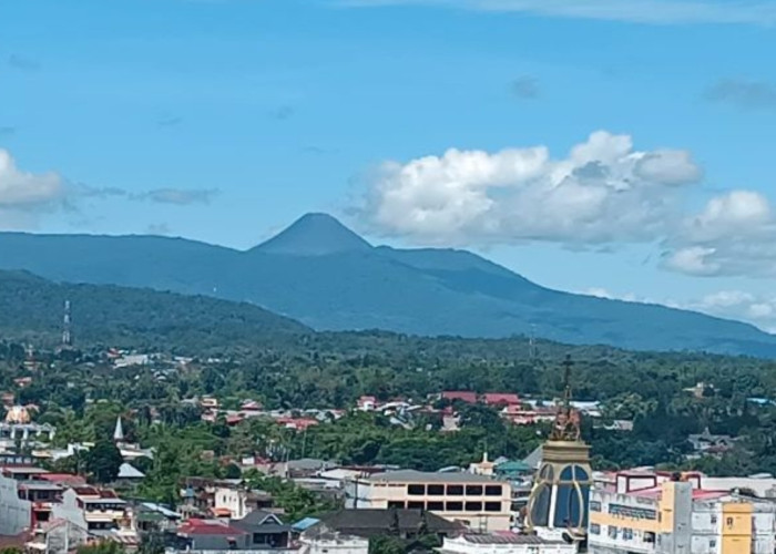 Badan Geologi Ingatkan Warga Sulut Patuhi Zona Bahaya Gunung Soputan