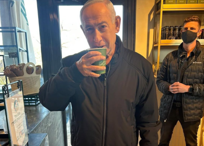 Benjamin Netanyahu Unggah Video Minum Kopi di Tengah Rumor Kematiannya yang Beredar di Iran