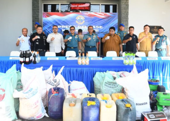 Tim QR-8 Kodaeral VIII Tangkap Pumpboat Fadil Boy di Perairan Manado, Amankan 650 Kg Sianida dan Miras Ilegal