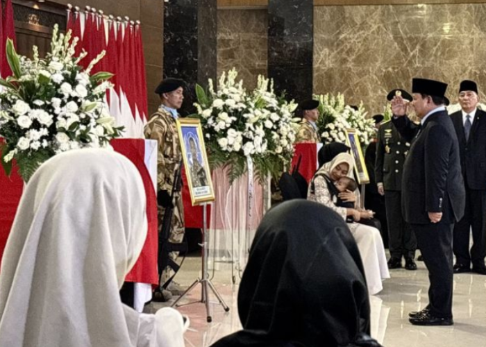 Prabowo Beri Penghormatan Terakhir kepada Tiga Prajurit TNI Gugur di Lebanon