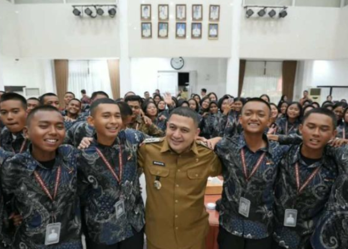 Wali Kota Makassar Beri Bonus dan Studi Wisata ke Bali untuk 70 Paskibraka 2026