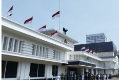 Kemenhan Kibarkan Bendera Setengah Tiang, Penghormatan Terakhir untuk Juwono Sudarsono