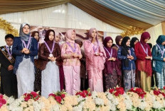 Kemenag Manado Beri Penghargaan kepada Siswa Berprestasi dari Sejumlah Madrasah