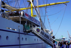 KRI Bima Suci Diserbu Pengunjung di Bitung, Warga Antusias Jelajahi Kapal Latih TNI AL