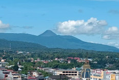 Badan Geologi Ingatkan Warga Sulut Patuhi Zona Bahaya Gunung Soputan