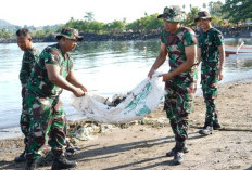 Kodam XIII/Merdeka dan Warga Gotong Royong Bersihkan Pantai Karangria Manado
