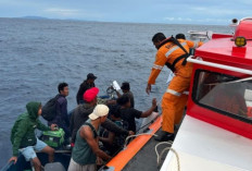16 ABK KM Anaia Selamat Usai Kapal Bocor di Perairan Biaro